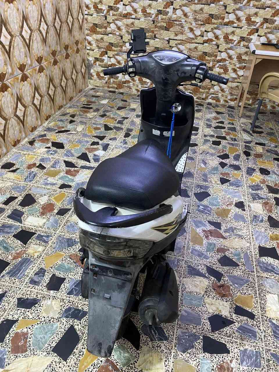 السلام عليكم
ماكس عدله مكينه مكفوله كفراتها اصليه 
دراجه نضيفه السعر ب ب900 وبيها مجال 
***********
