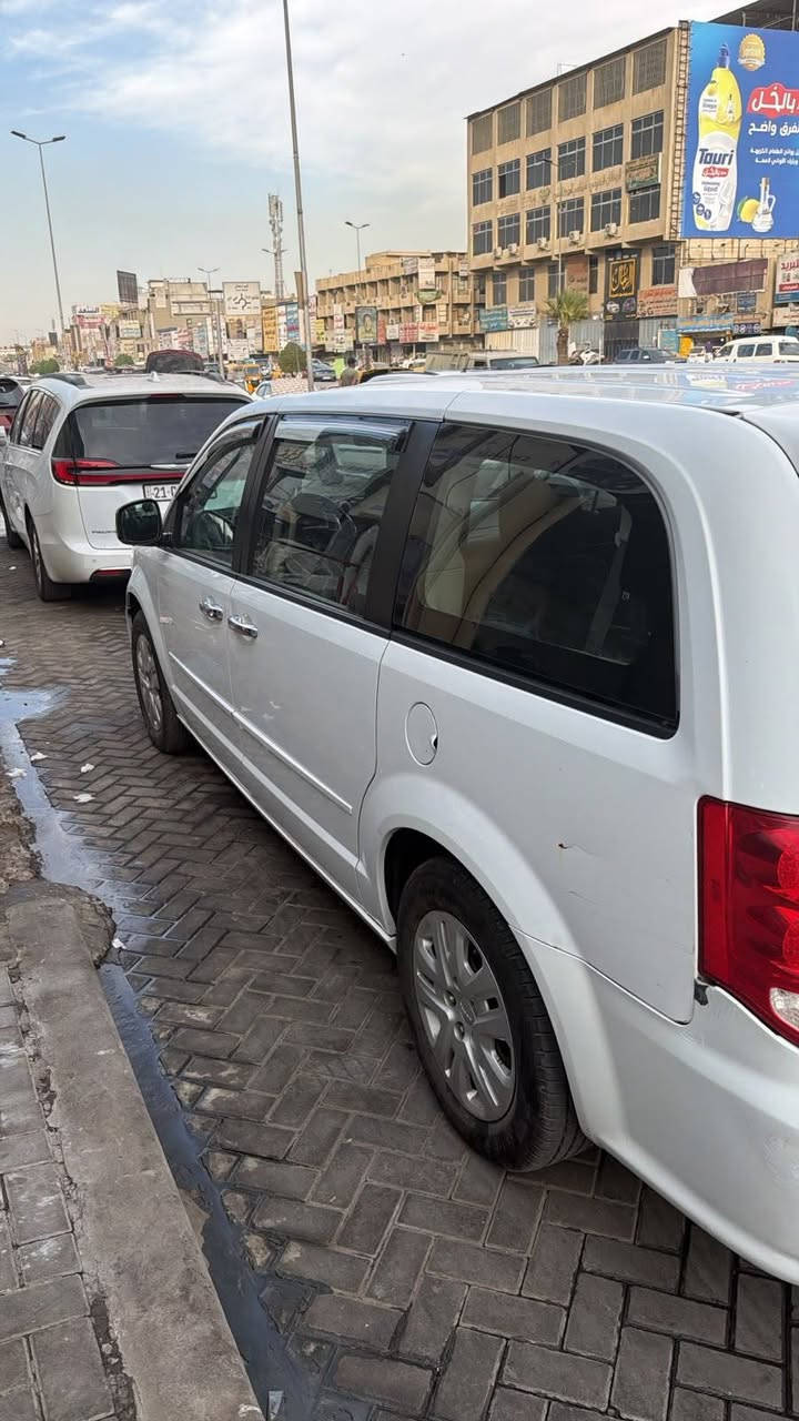 السلام عليكم 
للبيع كرفان ٢٠١٦ ٣ قطع تبريد مكينه كير حداديه تخم تاير جديد 
للاستفسار 
***********
