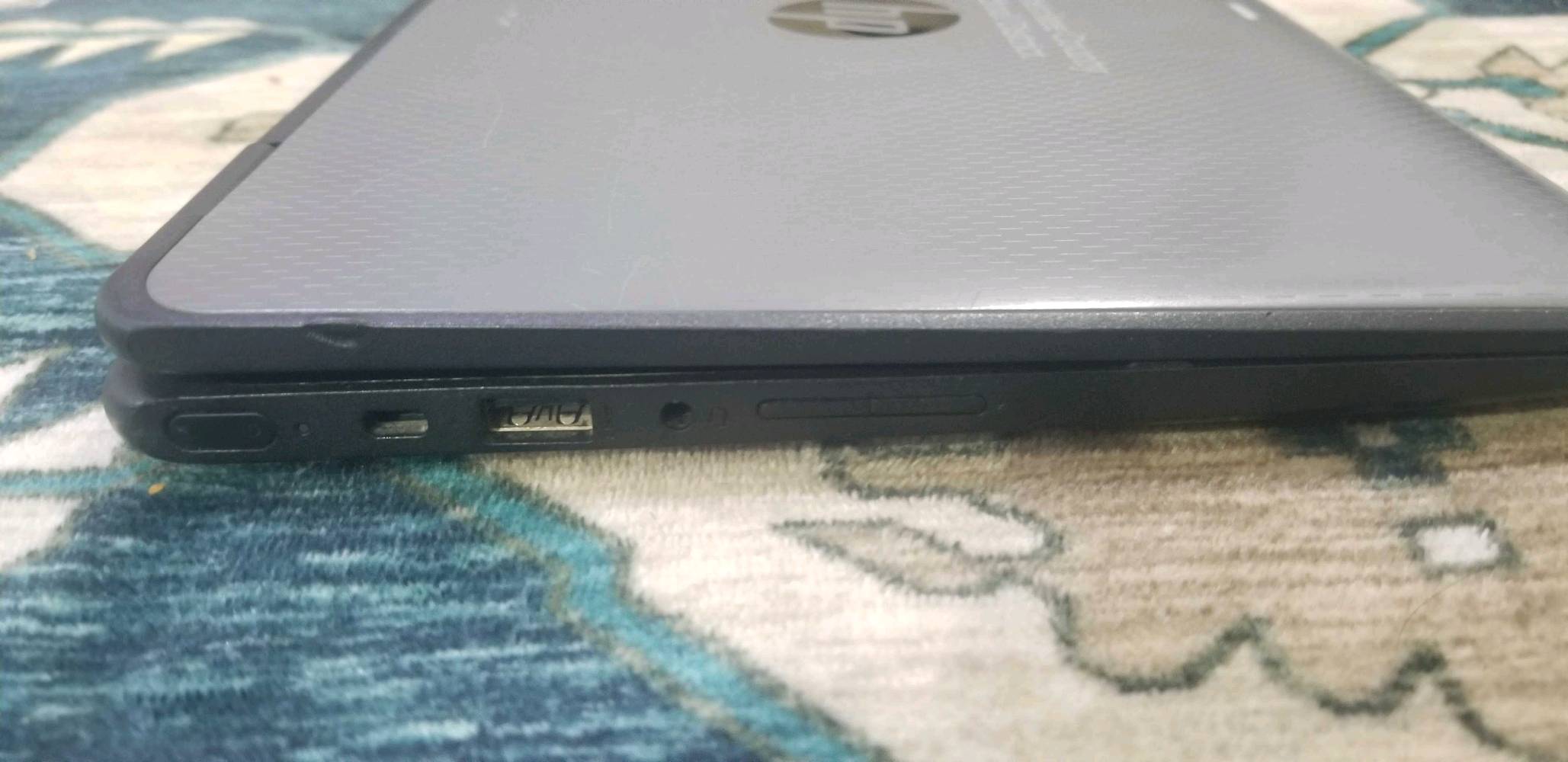 💻 لابتوب للبيع

• الجهاز مستخدم بس حالته زينة ونظيف
• المعالج: Intel Pentium N4200
• الرام: 4GB DDR3
• التخزين: 128GB
• كارت الشاشة: Intel HD Graphics 505
• Wi-Fi: Intel Dual Band AC 7265
• الشاحن موجود
• البطارية ما موجودة
• جميع منافذ USB والسماعات ومنفذ الشحن شغالة
• الجهاز مجرب وكلشي بي شغال

💰 السعر: 60,000 دينار