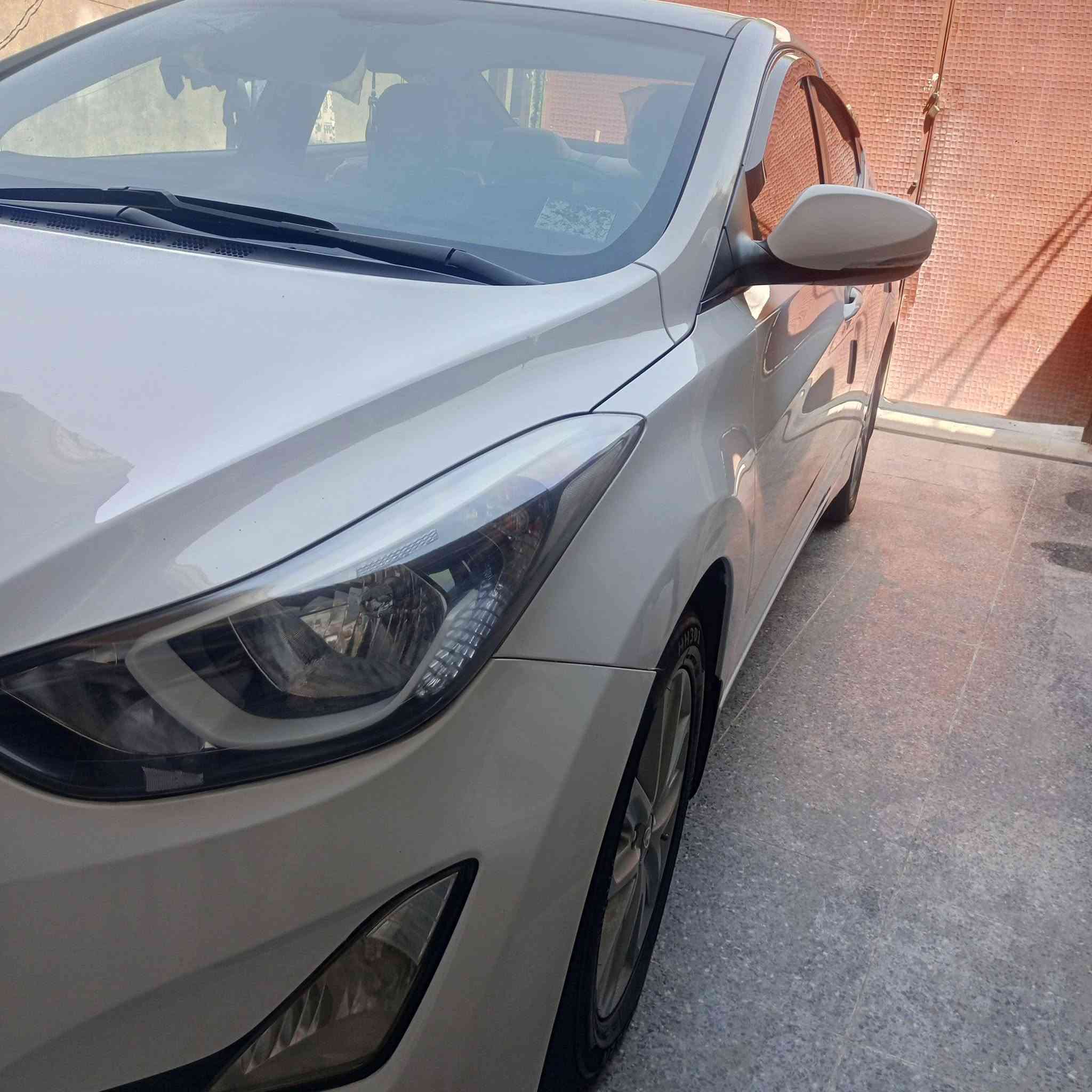 السلام عليكم الانترا 15 خليجي قطعتين تبريد شاشه كاميرا ماكينه 1800 سياره كلش حلوه ماشيه 96 سبير ما نازل بيها بس الدوسه مرشوشه سوناره مرفق ويا السعر 120 ،،***********
