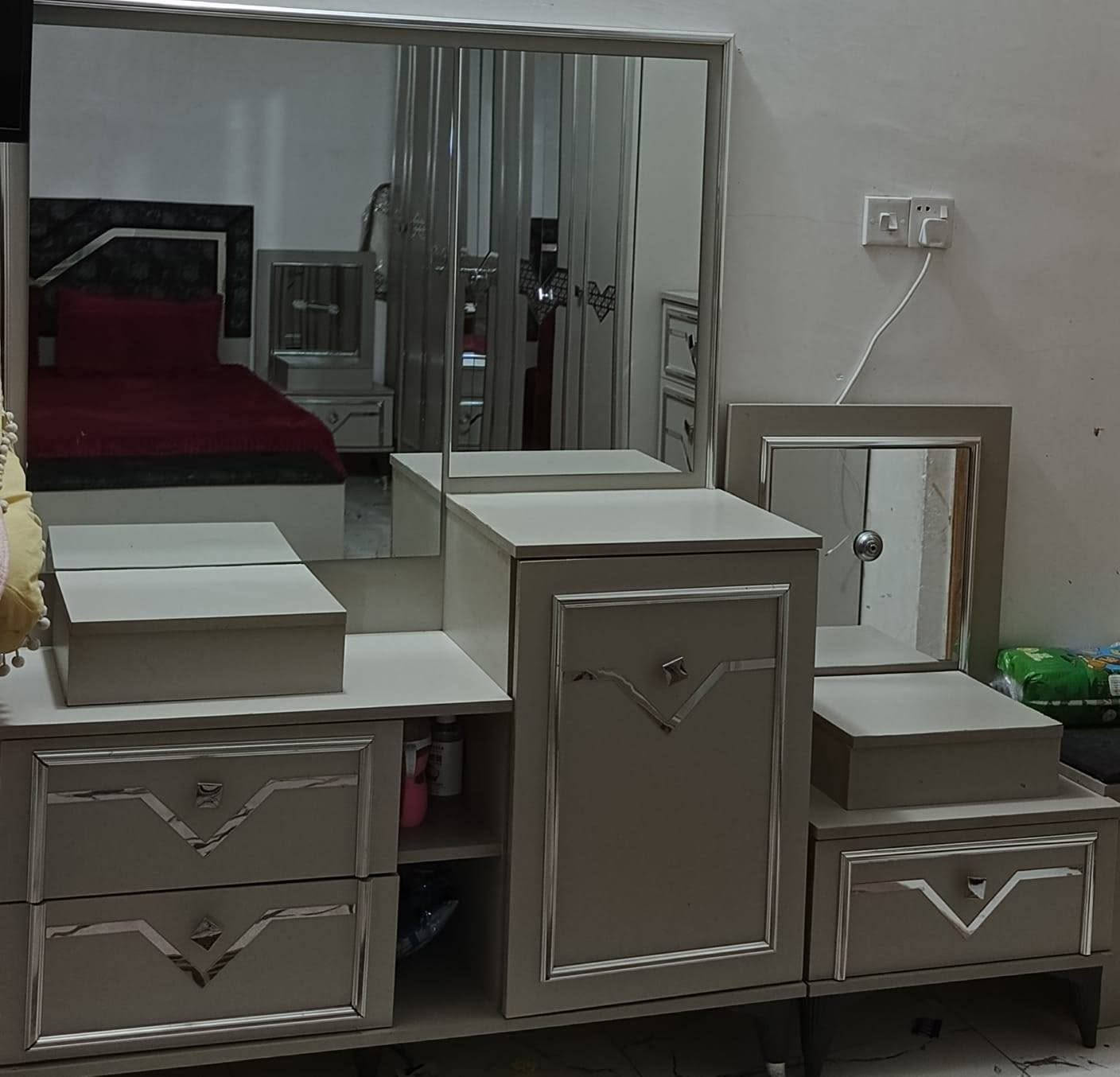 غرفه نوم تركيه اللبيع ب900وبيه مجال اتصال ع هذا رقم***********
