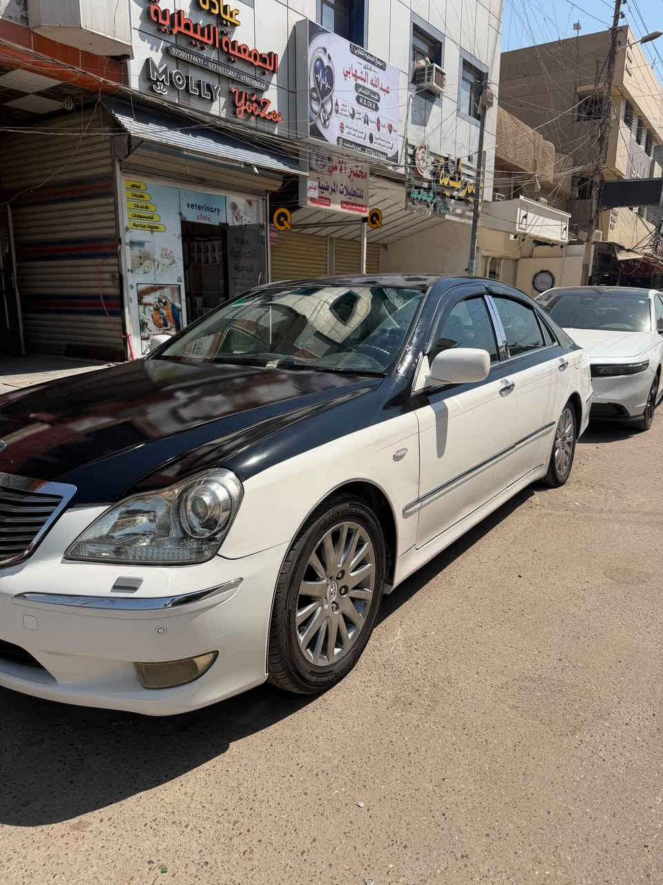 السلام عليكم من رخصة الموجودين عندي تويوتا ماجستا 2004 سيارة فول عدا الفتحة داخل جلد كهرباء كامل سيارة جاهزة مناقصها اي شي تغليف ميباخ 
مراوس او بيع ***********
