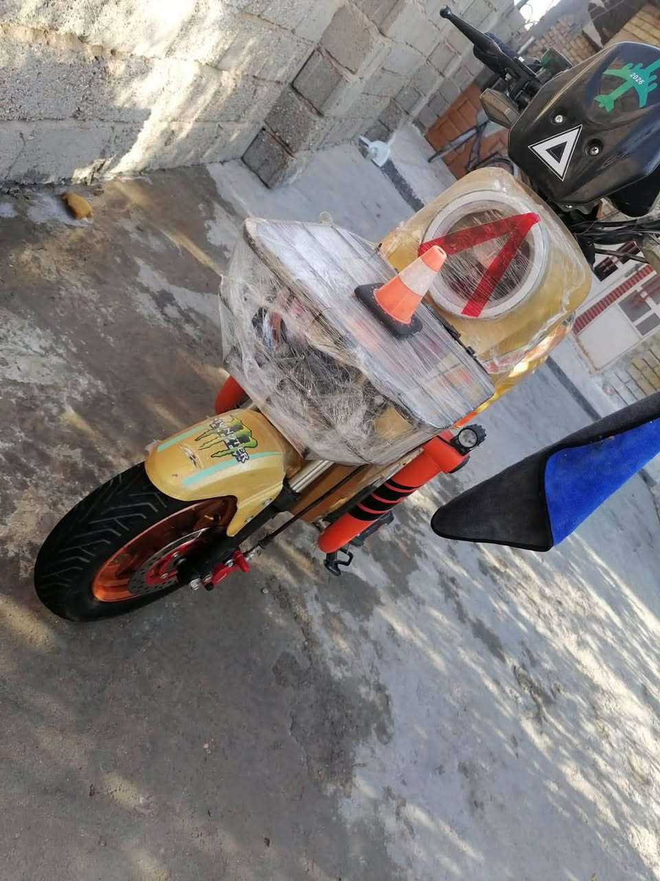 سلام عليكم اخوان X900
للبيع دراجه هستوه طالعه من الوكيل بل جيس بطاريات بل جيس تجي وتشوف ورخيصه وحلوه كلش سعره 450وبيه مجال اتصال *********** الانبار

