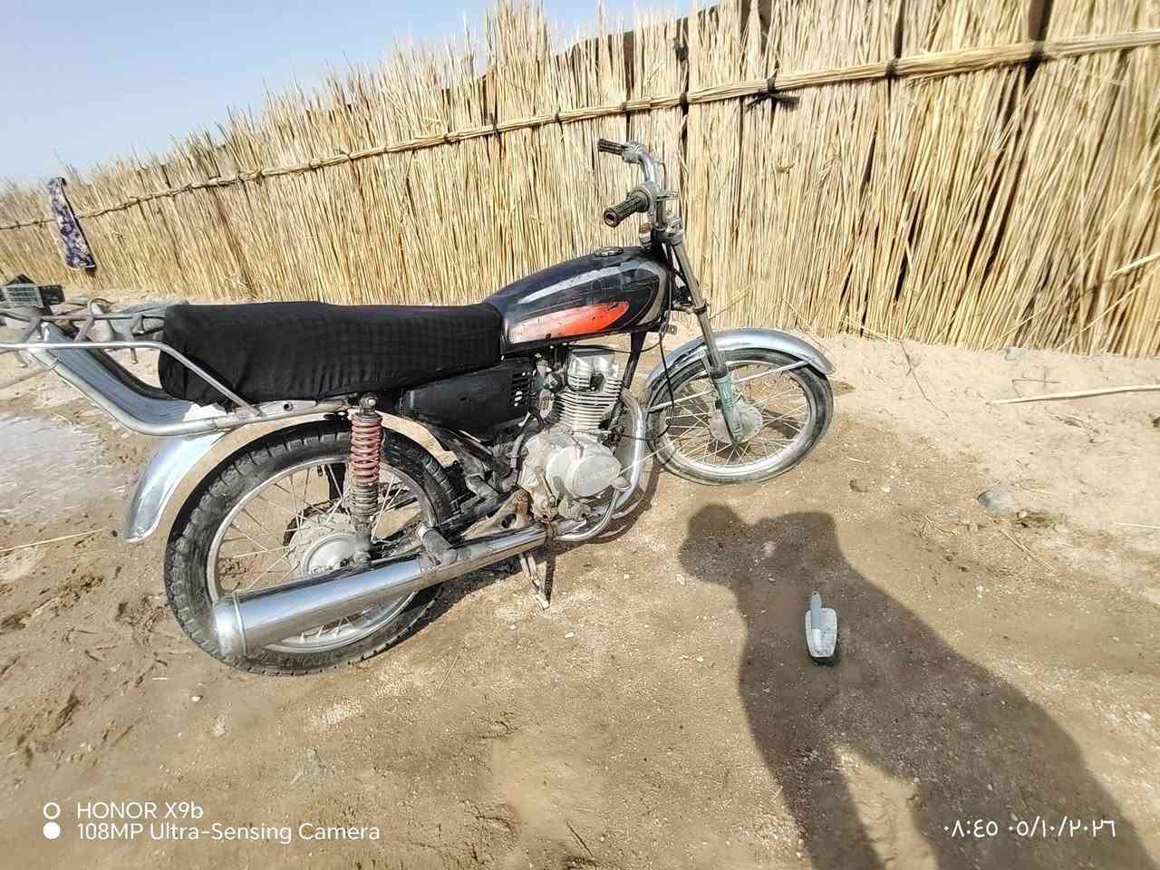 سلام عليكم دراجه للبيع السعر اب 225 اوبيه مجال  العنوان  ازبير بل مزارع  ***********

نص مكتوب في الصور:
- HONOR X9b
- 108MP Ultra-Sensing Camera
- ٠٨:٤٤ ٠٥/١٠/٢٠٢٣
- ٠٨:٤٥ ٠٥/١٠/٢٠٢٦
- O HONOR X9b 108MP Ultra-Sensing Camera ٨:٤٥ ٢٠٢٤/٠١/٢٦
- HONOR X9b 108MP Ultra-Sensing Camera ٠٨:٤٤ ٠٥/١٠/٢٠٢٦