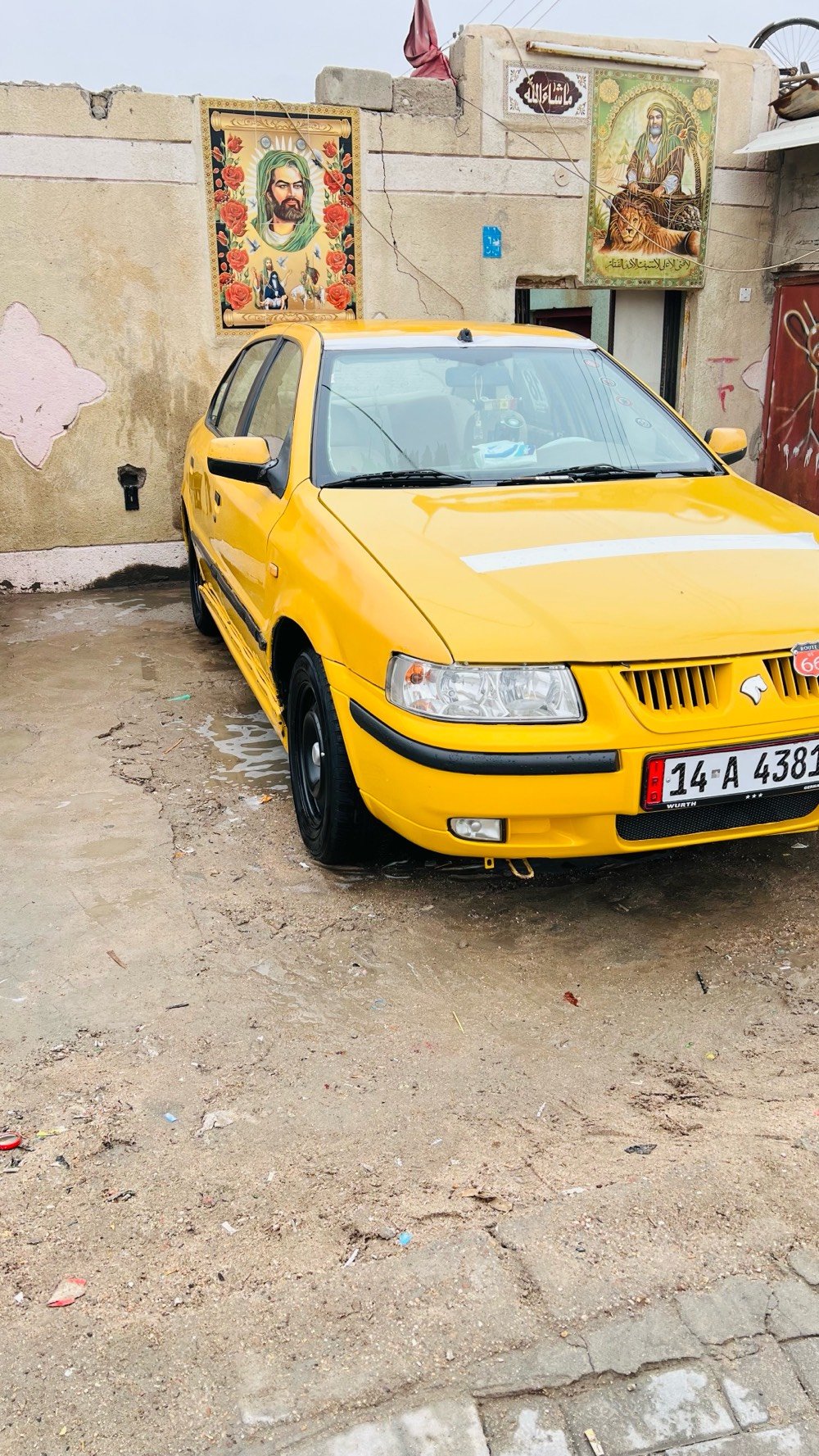سلام عليكم سمند للبيع موديل ١١ راعي موجود سنويه بعده ما منتهيه سياره مكينه وكير حلوات تبريد شغال كهربيات كله شغاله حداده نص عمر مكاني البصره الرقم *********** السعر ب ٢٨وبيه مجال