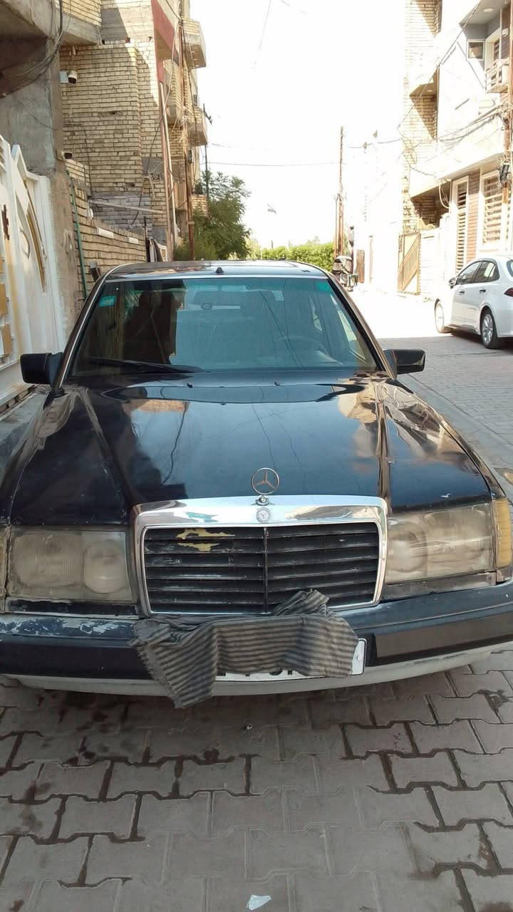 السلام عليكم سياره دب نظيفه للبيع موديل ٨٦ رقم بغداد محرك فيفتي ٣٠٠٠جيد جدا اطارات جديده السعر ٣٥ورقه بيها مجال غير متواجد على الفيس رقم واتساب ***********الرجاء عدم المايشتري لايعلق

