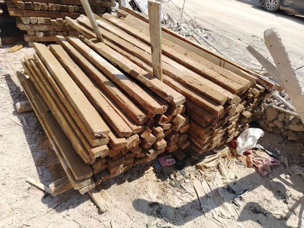 مقاصير للبيع العدد 10 مكاعب
قياسات مختلفه السعر؛(مليونين) 
 يطلع سعر المكعب ب200 ابيع شع
العنوان حله رقمي ***********
