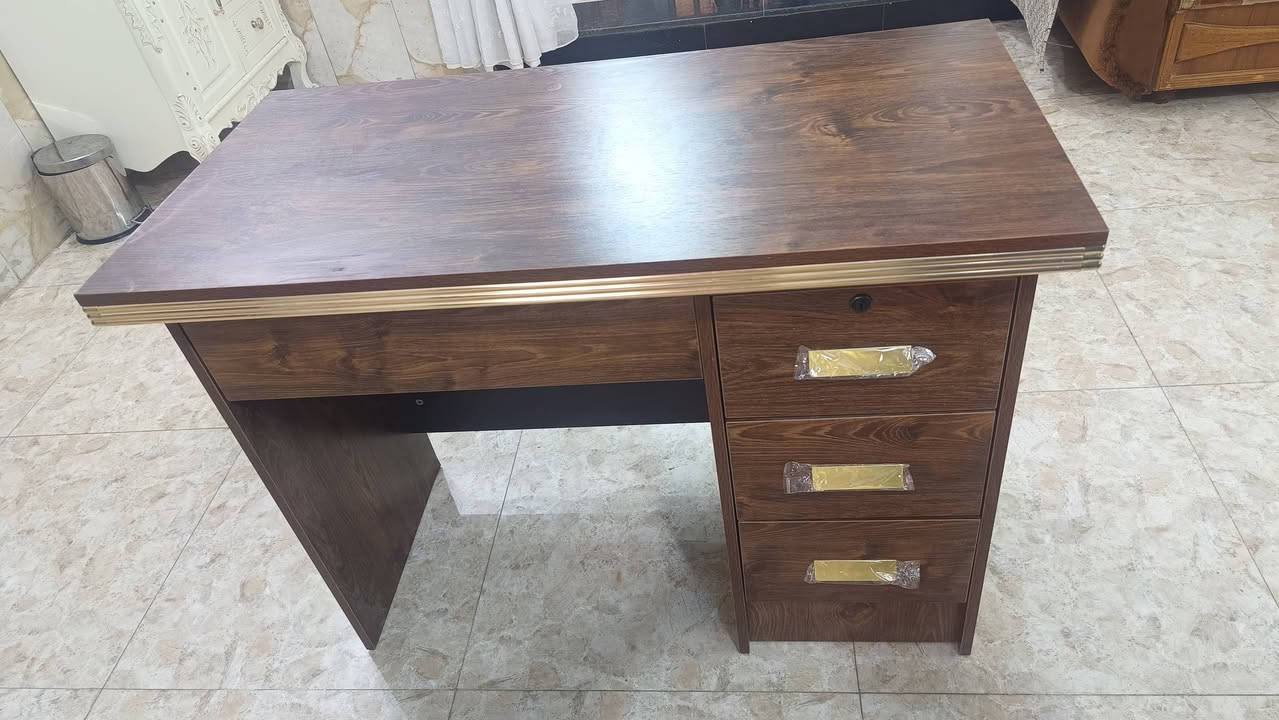 ميز مكتبي للبيع
ميز جديد مستخدم اسبوع بعده بالجيس
ماخذه ٩٥ واريده ٧٥ الف.
واتساب واتصال ***********
