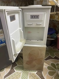 براد • نظيف • استعمال قليل