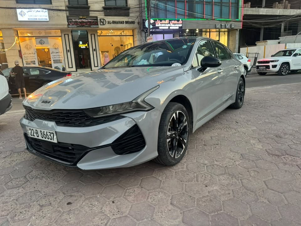 بيع مستعجل
موديل 2022

Kia K5 gt -line 

ماشيه28 الف ميل

مواصفات السياره : 

1- بصمه أبواب و تشغيل عن بعد 

2- كشن ألسائق كهرباء 

3- شاشه كبيره 

4- لد نهاري 

5- ويل كب 18 

6- شاشه عرض أعطال بالدشبول 

7- كروز سرعه ذكي ( مثبت سرعه) 

8- كشنات تدفئة 

9- سايد بريك كهربائي 

10- GPS 

11- صندوق كهرباء 

12- قيادة ذاتيه 

13- شاحن واير ليس 

14- تحديد مسار 

15- مخارج شحن امامي و خلفي 2 

16- فور ويل ( دفع رباعي) 

17- جام اوتو السائق 

18- مانع أنزلاق 

19- كامره دواره 

20- حجم ألمحرك 1600 توربو 

(حادث ألسياره بنيد وجاملغ ايمن  رقم اربيل هزه جديده تريد تحويل او وكاله سعر السياره135 للأستفسار  *********** السياره كلش جديده واحلى من الصور المكان بغداد الطوبجي للعلم مكلف بالنشر اتصل بالرقم صاحب السياره وتدلل
