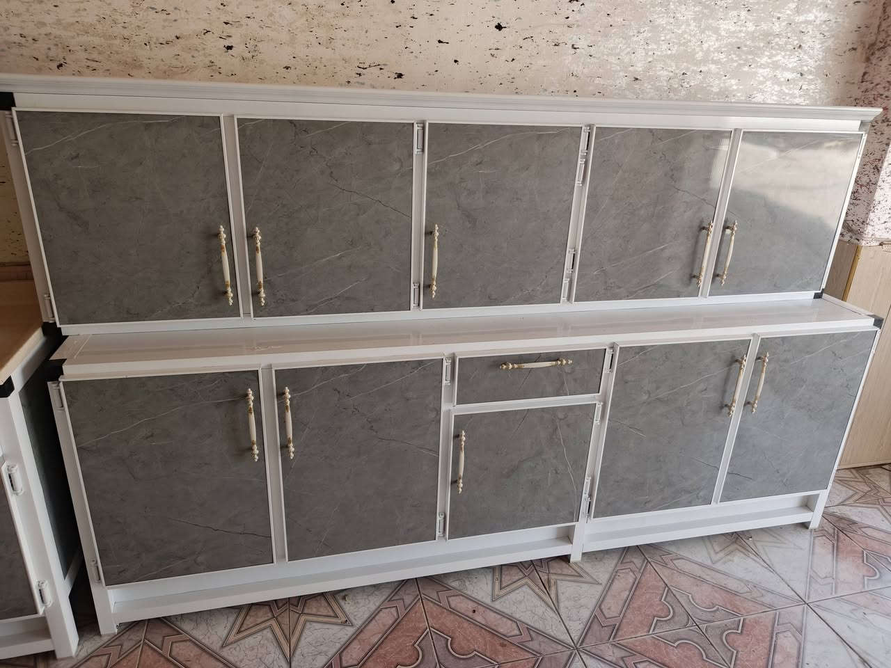 كاونتر ٢٫٥م • سنك ١٫٥م • درجة اولى