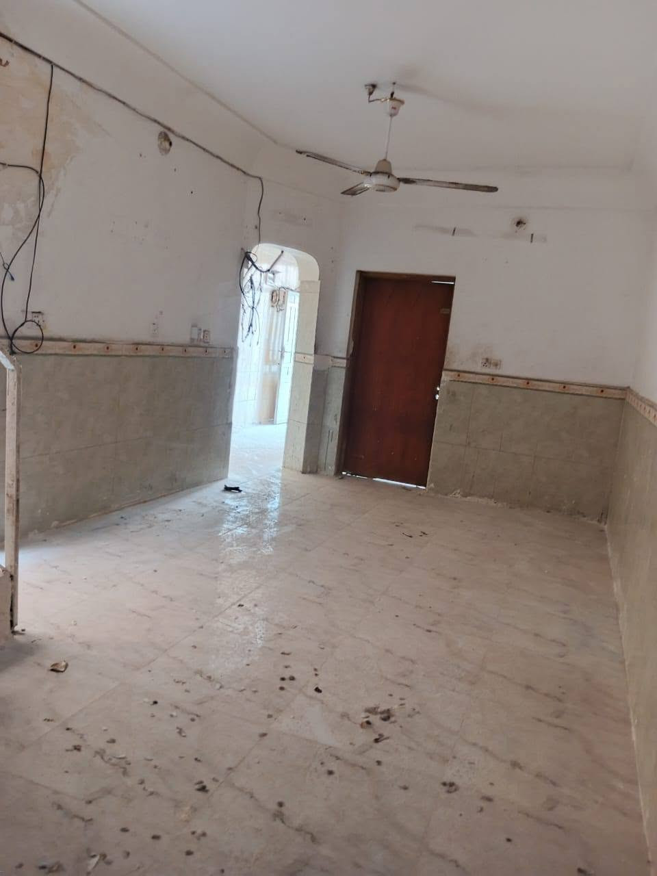 بيت للبيع قطاع 22 طابقين خريطه كامله 3 غرفه الاستفسار ***********
