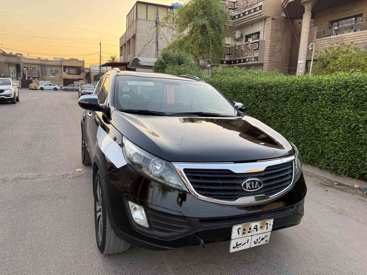 كيا سبورتج موديل ٢٠١٢ خليجي 
فول مواصفات 
بانورما 
كشنات كهرباء 
تحكمات ستيرن 
كامره 
مكينه ٢٠٠٠ دوش 
منظومه تبريد جديده 
رقم اربيل تحويل او وكاله حاظر 
السياره بيها البنيد مصبوغ وشويه قبغ الجنطه فقط والباقي مكفوله 
مكاني بغداد الدوره 
السعر ١***********٣٠ بغداد, العراق

