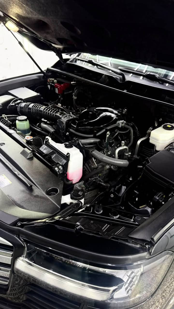 لاندكروز gxr (2022) 🚗
3 شاشات ام التطبيق 
5 بصمات دخول ذكي 
تشغيل عن بعد 
كشنات جلد كهرباء 
عليها تخيم تاير يوكوهوما جديد
السيارة رقم بغداد باسمي تحويل ثاني يوم ♥️ 
عداد المسافة (55،000) كيلو متر 🚗 

للاستفسار 
‭+964 770 778 0894‬📞
