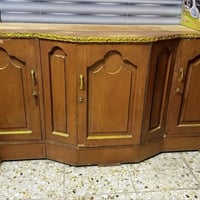 غراض للبيع بوفيه  ب، 40ومعرض ب25صغير وميز ب25وطبلات جدد عدد3 نضيفات ب2...