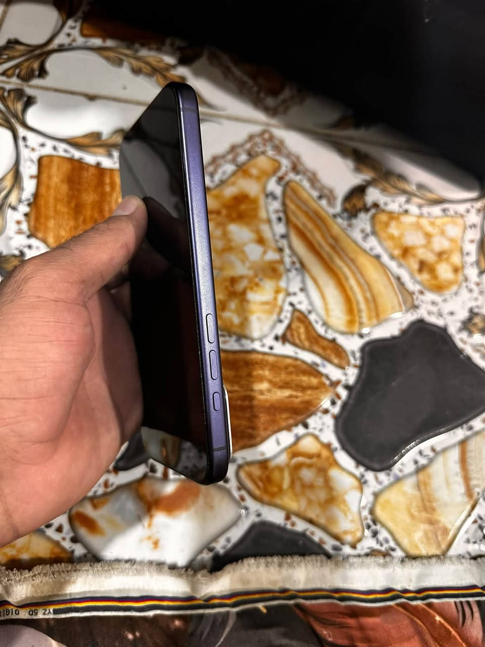 آيفون ١٧ برو ماكس 
أيسم  شرق اوسط
ذاكرة ٢٥٦ 
بطارية ٩٦
 تلفون مكفولً مداخل تصليح بغداد الكمالية
سعر ١٦٥٠ وبي مجال بسيط 
رقم  ***********
