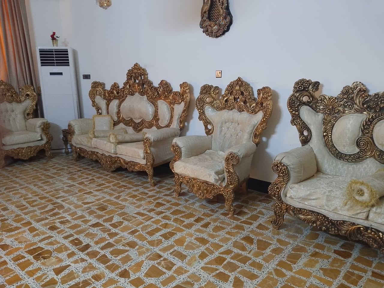 السلام عليكم تخم ونص للبيع رقمي ***********
