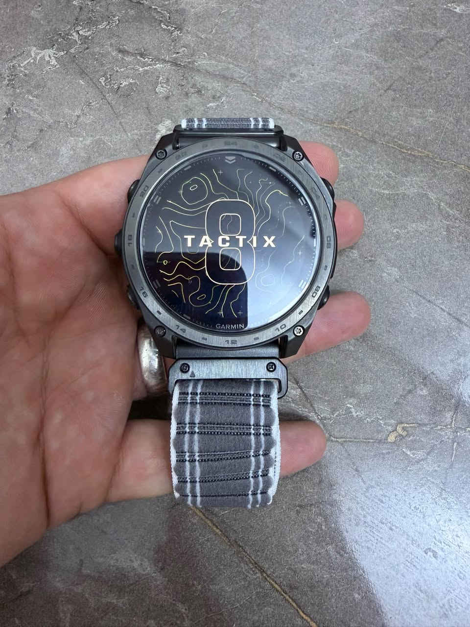 السلام عليكم احبتي لعشاق الفخامه توفر الان ساعة Garmin Tactix 8 Sapphire AMOLED 51 mm Titanium ساعة تحتوي على سير عدد 2 عسكري و ربل  مع كافة ملحقاته نضافه 100‎%‎
السعر مليون و850 الف 
سعر الجديد 2 مليون و170 الف
لتواصل يرجى الاتصال على هذا الرقم***********
