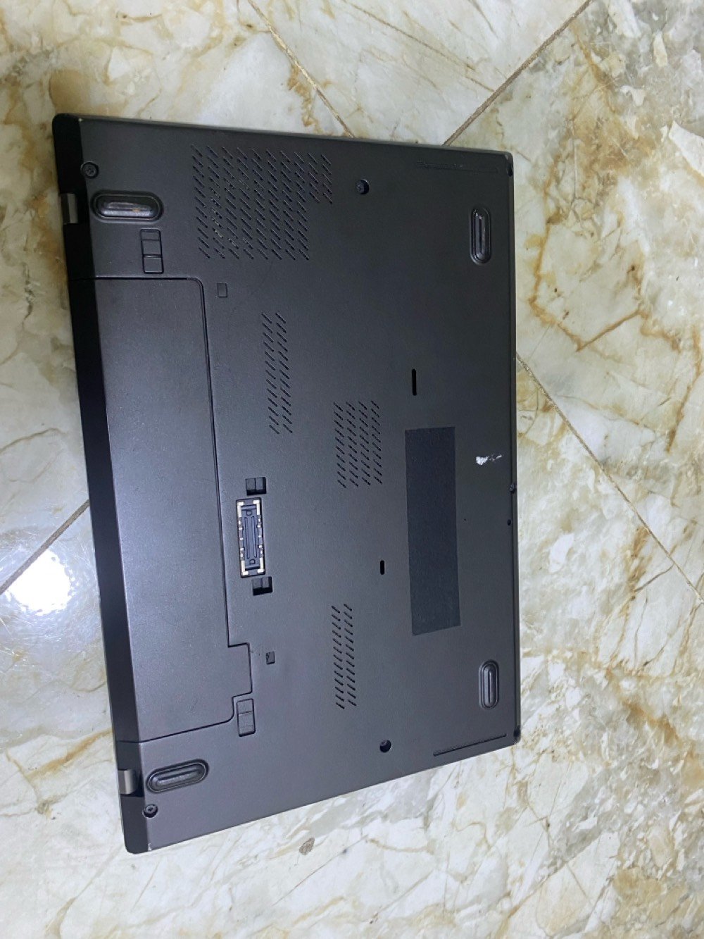 لابتوب Lenovo ThinkPad T440s للبيع

المعالج Intel Core i7 4600U
الرام 8GB
التخزين SSD 256GB
الشاشة 14 انچ Full HD
كرت الشاشة Intel HD Graphics
نظام التشغيل Windows 10 64 bit

الجهاز مناسب للدراسة والبرمجة والتصفح والاستخدام اليومي

الألعاب الموجودة على الجهاز

Just Cause 2
The Long Drive
PES 2013
FIFA 14
Command and Conquer Generals
Stronghold Crusader صلاح الدين

ألعاب يمكن للجهاز تشغيلها

GTA V
Mafia II
Assassins Creed
Assassins Creed II
Assassins Creed Brotherhood
Assassins Creed Revelations
Call of Duty Modern Warfare 2
Call of Duty Black Ops
Left 4 Dead 2
Need for Speed Most Wanted
Need for Speed Hot Pursuit
Minecraft
Terraria
Portal 2
Half Life 2
Far Cry 2
Far Cry 3
Bioshock Infinite

البرامج

Microsoft Office كامل
Word
Excel
PowerPoint
Access
Outlook

٢٥٠ الف ثابت