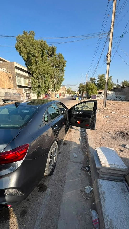 السلام عليكم فورتي مديل 2023 وارد امريكي
حادثها بامريكا كسر الدعامية الخلفية فقط
وصار بيها حادث بلعراق موضح بلصور 
محرك وكير وشواصي لغود تبريد كفالة
مواصفات نص امريكي 👍🏻
السعر 140 وبيها مجال قليل 
للأستفسار ***********
