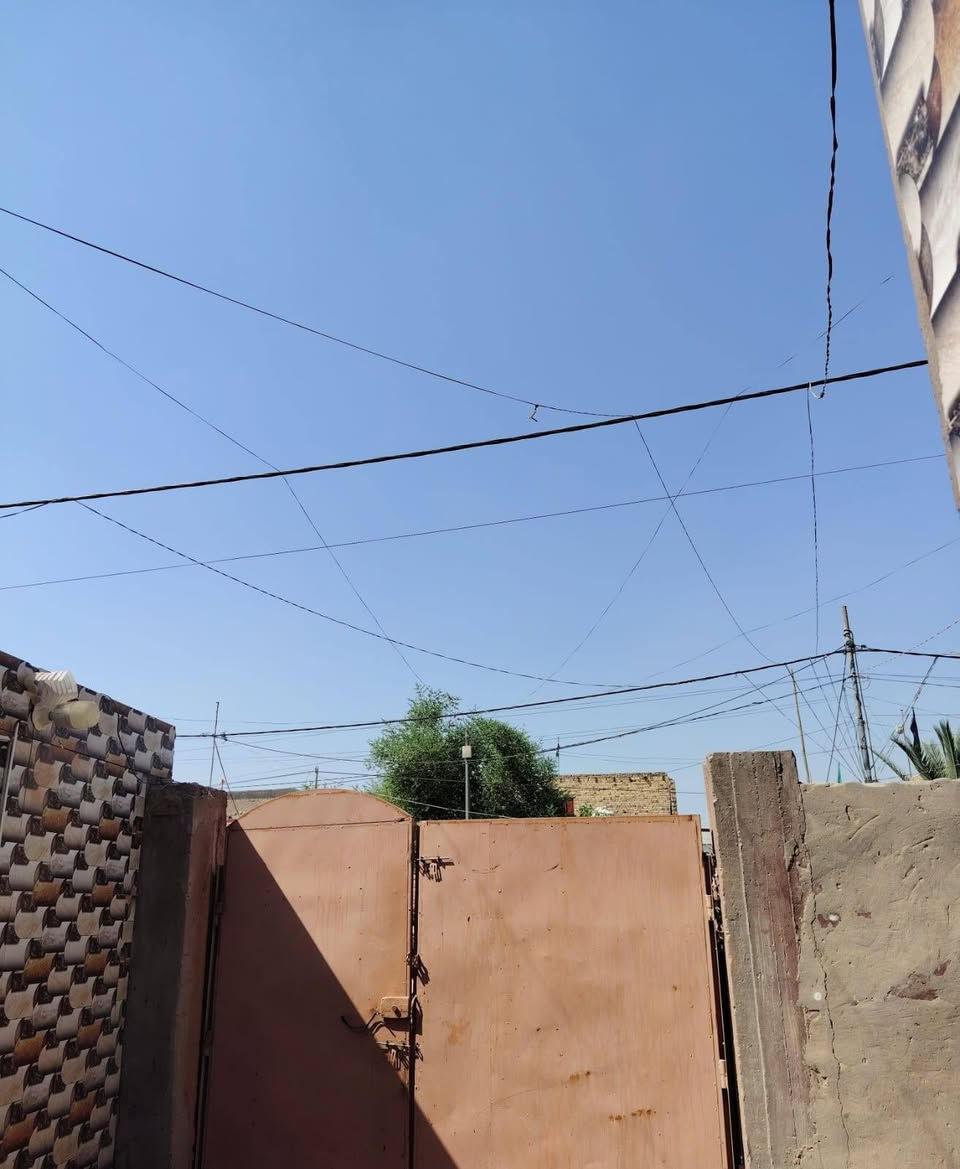 #دار_للــبــيــع 🏠📍 الموقع: الديوانية /الديوانية–حي النهضه الثالثه قرب مدارس بيروت الاهليه
•اوقاف
🔹 المساحة: 200 متر
🔹 طابقين

الطابق الأول:
• استقبال
• غرفتين نوم
• مطبخ
• صالة
• صحيات داخليه وخارجية

الطابق الثاني:

• صالة

• غرفتين بناء غير كامل 

•المنطقة مشمولة بالخدمات

🔺#للاستفسار الاتصال ع الرقم ***********
