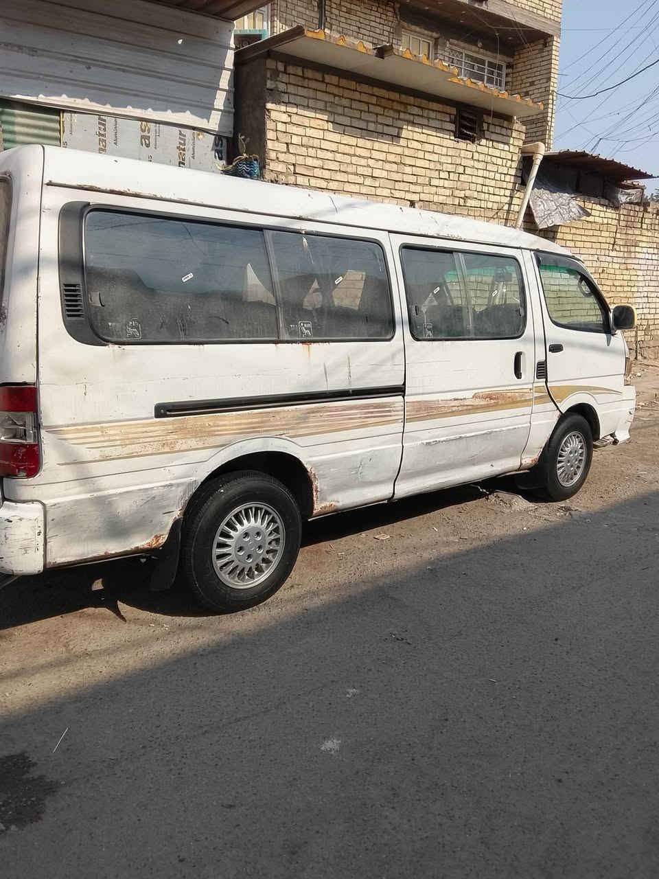 السلام عليكم فتون 2009 للبيع سياره جاهزه من كل شي ميكانيك مكفول  كهربائيات كلها شغاله   صدر جديد رقم احمر كوم حديد مستمسكات راعيها موجوده السعر 25 مكاني بغداد العبيدي *********** مكلف بلنشر اتصل بلرقم
