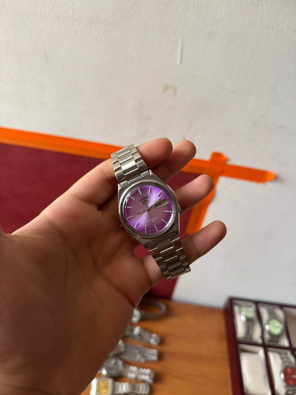 مجموعه ساعات يا احبتي
كل قطعه وسعرها للاستفسار
يرجى ارسال صوره القطعه خاص
او على الرقم الاتي ***********
