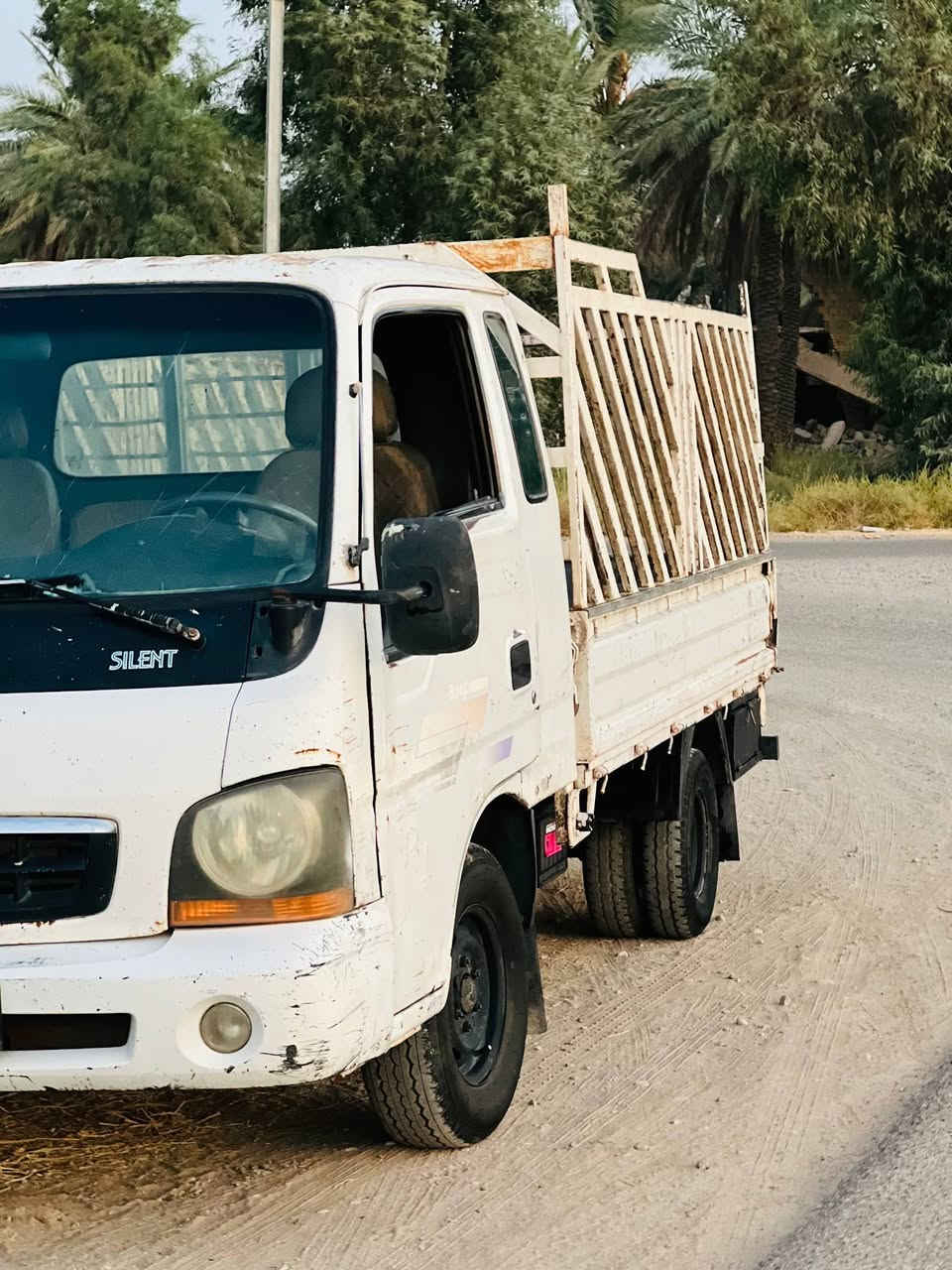 كيا بنكو
موديل 2002 
رقمهه انكليزي وسنويتهه مجدده قبل شهر 
سياره نظيفه مال شغل 
كير ومكينه خير من الله 
لاتبخير ولاتنقيص 
عنوانهه ديالى/الوجيهيه
اصاحب ةلسياره ***********
