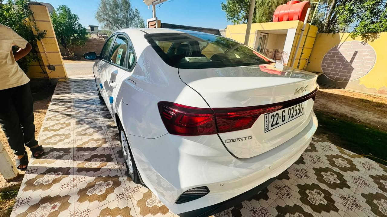 سلام عليكم للبيع سيراتو موديل ٢٤
فول موصفات 
خلجي 
سيارة كارتون
ماشيه ٤٠
محرك ٢٠٠٠
***********
