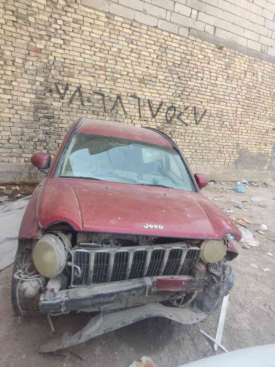 جيب كومباس 2007 السياره سويت بيها حادث بالبجم وهاي صور الحادث السياره سابقا جان بيها قطعتين السياره باسمي رقم كربلاء مع العلم ضربه السياره مو حسب قويه مواصله للدواخل السياره بكربلاء ابيعها على وضعها 37وبيها مجال السياره تجي تشوفها تقتنع وتاخذه يبقه الك يمي بس مداور  
***********واتس واتصال 
***********اتصال فقط
