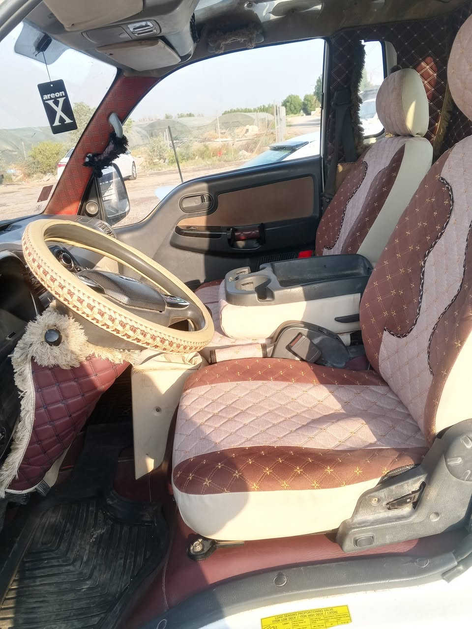 كيه حمل للبيع موديل 2018 سياره جاهزه  رقم بغداد سنويه لل 29 تحويل مباشر  باقي التفاصيل 
هاتف ***********
