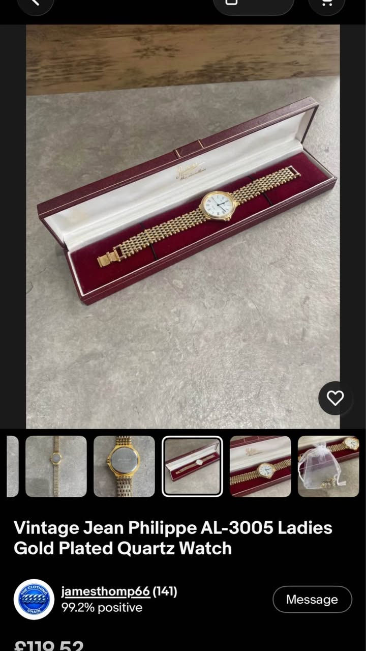 Vintage) من ماركة Jean Philippe (موديل AG 3005 أو AL 2005)، وتعمل بحركة الكوارتز الدقيقة. تمتاز الساعة بتصميمها الأنيق

ترهم رجالي ونسائي قطر وسط وسير وسط تأتي بدون علبة 

*********** للمهتم التواصل البصرة, العراق
