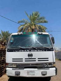 نيسان • ٢٠٠٢ • ٤ طن