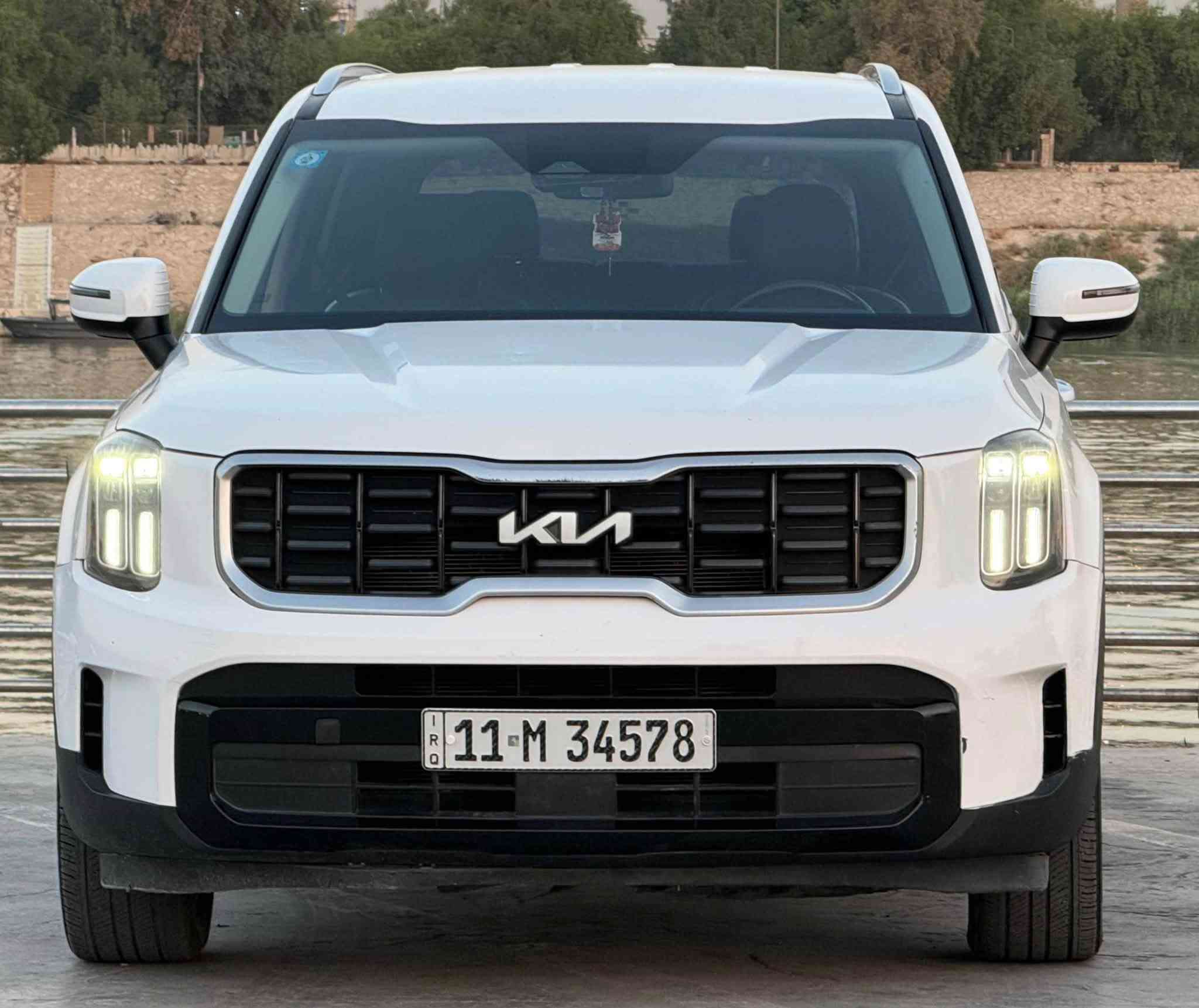 السلام عليكم
كيا تيلورايد 2023 S 
وارد امريكي صور الحادث مرفقة بالمنشور 
رقم بغداد الجديد بأسمي تحويل ثاني يوم 
المواصفات: بصمة / بصمة أبواب / تشغيل عن بعد 
شاشة كبيرة / كامرة دوارة / فول تحكم ستيرن 
تحديد مسار / قيادة الية / رادار امامي / رادار جانبي
حساس خلفي / هندبريك بصمة / اوتو هولد 
مود درايف / ويل كب حجم 20 / محرك 6 سلندر
3800 / ماشية 41 الف كم / شاشة الكترونية 
كشنات تدفئة / 7 راكب / كشنات جلد VIP 
تبريد 3 قطع مركزي / مانع انحدار / لايت زنون 
اشاير بل مري / شحن وايرلس / داخل اسود 
مكان السيارة بغداد الدولعي
***********
