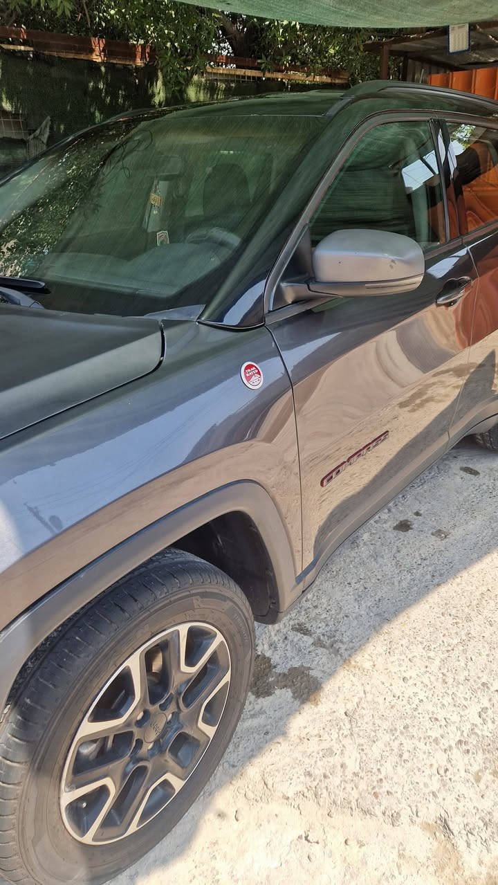 السلام عليكم
جيب كومباس 2019 تريل هوك 4X4 وارد امريكي حادث جاملغ وبنيد ودعامية عكس السايق واضح بالصور بدون أيرباك دعامية مبدلة بلميتيد ورصعات خفيفة 
مواصفات فول ماعدى الفتحة لأن تريلهوك، ماشية 90 الف كيلو  سيارة كاملة بدون اي مشاكل، رقم وسنوية جديد، السعر 137$ وبي مجال، تلفون ***********
