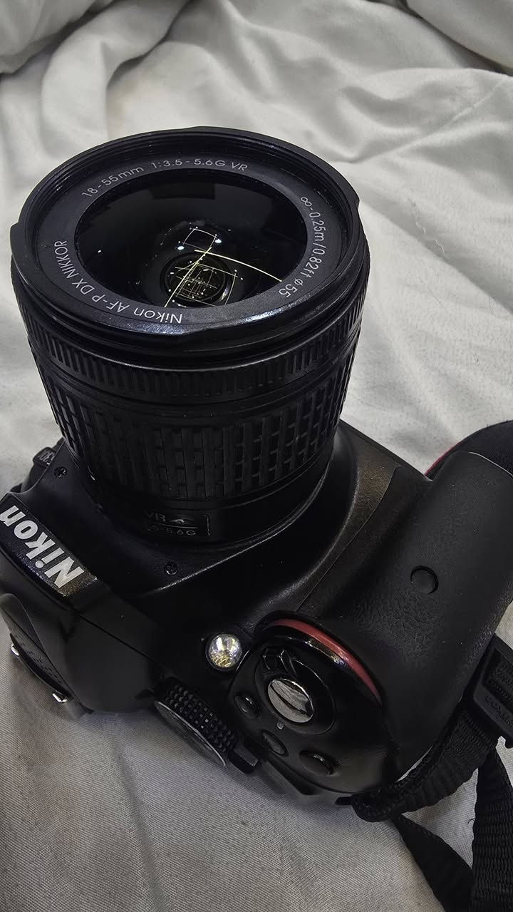 Nikon D5300
نظيفه للبيع 
سعرها 430
الشراي يجي واتس اب ***********
