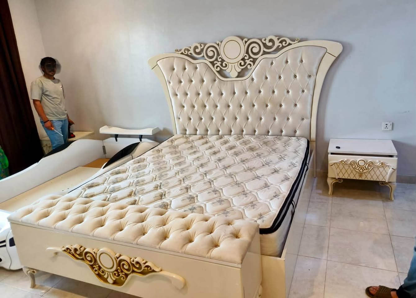 الاستفسار يرجى مراسلتنا واتساب فقط ✅✅***********
غرفة نوم 9 قطع ملكي 👑👑سعر الشراء 28 ورقه 
سعر البيع 550 دولار فقط مع نقل وشد مجاني  
عنوان أربيل 📍📍قرب كورنيش فرمان بران 

ةةة
Woiikhhoolrklnnasdtknbbefbbtssoofhggmrr
