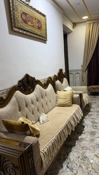 كنب ١٠ مقاعد • نضيف • ٤ أشهر