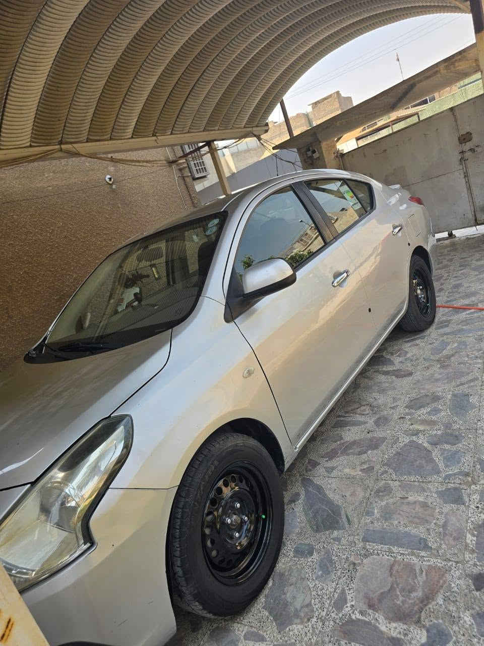 سني هندي 2023
رقم اربيل سنوية وهزه جديدة باسمي
بيها 4 قطع صبغ بدون دواخل 
محرك كير وتبريد مكفول
ماشيه 67 الف
مكانها بغداد الاعظمية
السعر 97 وبيها مجال بسيط

***********
