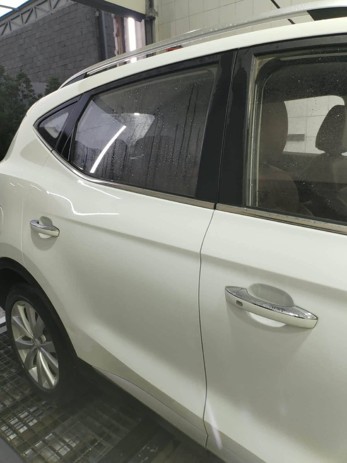موديل 2021 
 رقم بغداد الجديد الدولي 

مواصفات السيارة
* الموديل MG ZS2021
* محرك: 1500 اقتصادي 
* اللون: ابيض 
* ناقل حركة: أوتوماتيك
*  تشغيل بصمة + دخول ذكي
* بصمة ابواب
* ستيرن جلد ( تحكم جهتين ) 
* حاكية للإتصال والرد على المكالمات
* بلوتوث + USB
* شاشة لمس كبيرة متعددة الوسائط (اندرويد اوتو + كار بلي)
* كامرة خلفية دوارة 
* حساسات خلفية 
* هاند بريك دكمة 
* نظام اوتو هولد 
* نظام نزول منحدرات
* بصمة عدد ( 2 )
* تبريد قطعتين + تدفئة 
* لايت زنون عالي + ناصي
* لدات نهاري 
* بك لايت LED
* مرايا كهرباء + اشارات بالمري 
* كشافات هالوجين
* مثبت سرعة ESP
* مانع انزلاق المكابح APS
* حساسات نظام مراقبة ضغط الإطارات TBMS
* جنوط أصلية 
* ويل كب عدد ( 5 )
* ايرباك AIR BAG عدد ( 2 )
* حاملات اكواب عدد ( 6 )
* سبير منازل من الجنطة ولا مفتوح + المعدات كاملة الأصلية غير مفتوحة

السعر المطلوب (98)
مكان السيارة بغداد / بغداد الجديدة
رقم الهاتف /***********
