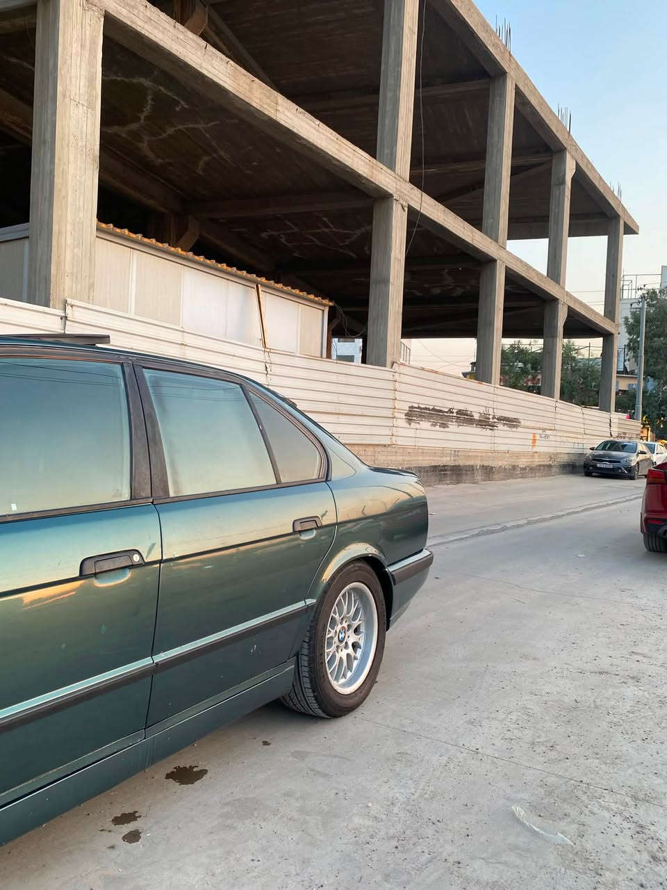 للبيع Bmw 530 V8
موديل 1995
مصبوغه عام جماليه بدون ضرر بدون خياس 
جاهزه من ناحية كير ومكينه وكهربائيات 
تبريد شغال 
اربع جامات كهرب 
سلايت 
كشنات رياضي M
طخم تايرات جدد 
دشبول ايرباك دركه ايرباك 
***********
واتساب ***********
