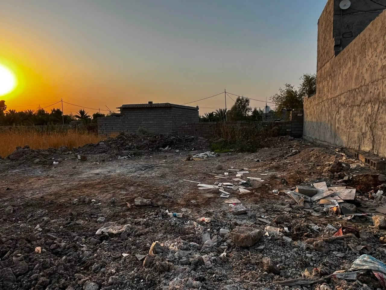 السلام عليكم قطعة للبيع حي المنتظر الثانية اول فرع مقابيل اسواق ابو سهيل 
 المساحة ٢٠٠ متر 
للاستفسار مراسلة الصفحة او الاتصال 
***********
