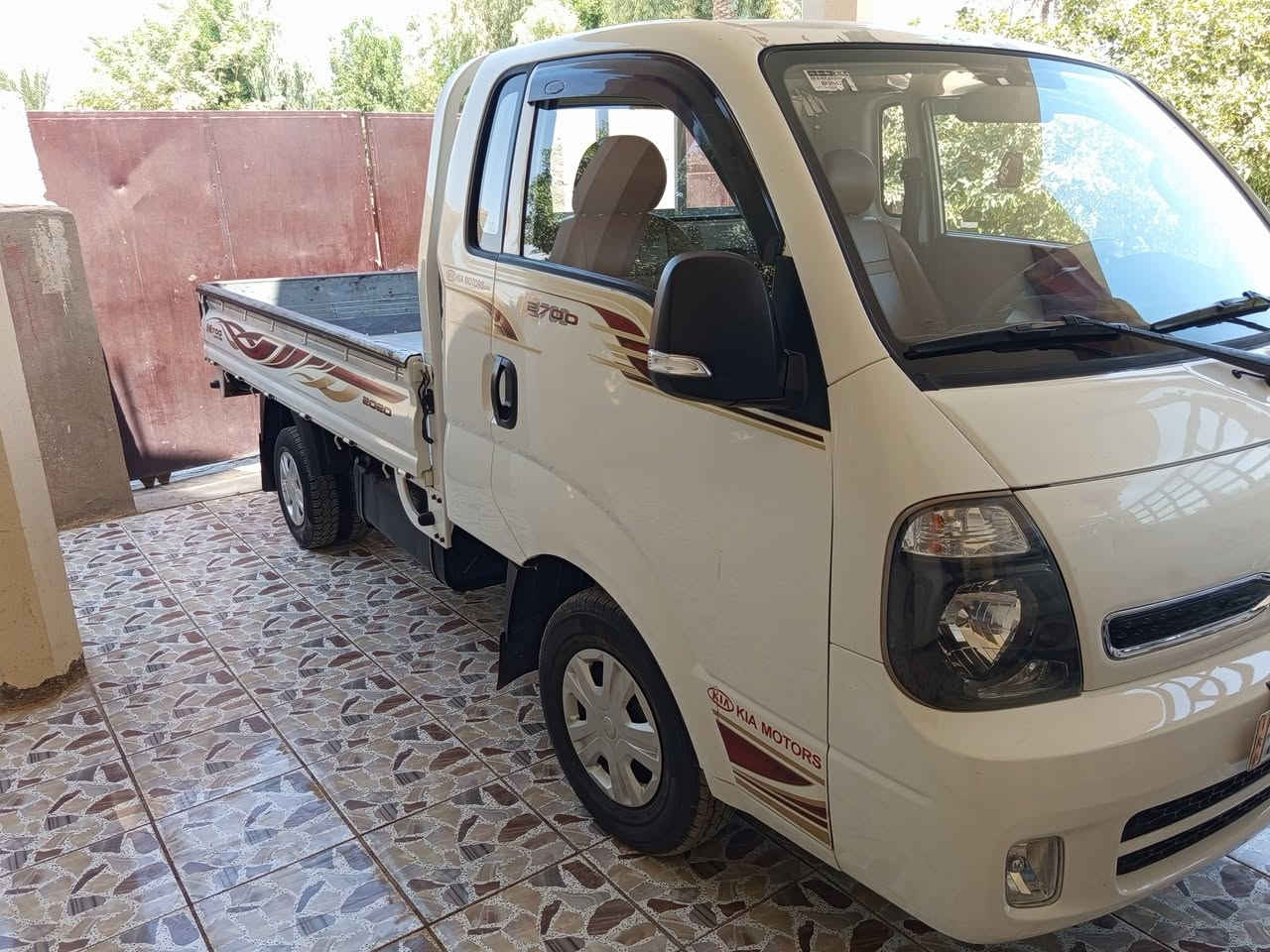 كيا موديل 20 رقم واسط نكليزي سياره مكفولة كفاله عامه تبريد ثلج عنوان واسط صويره ***********
