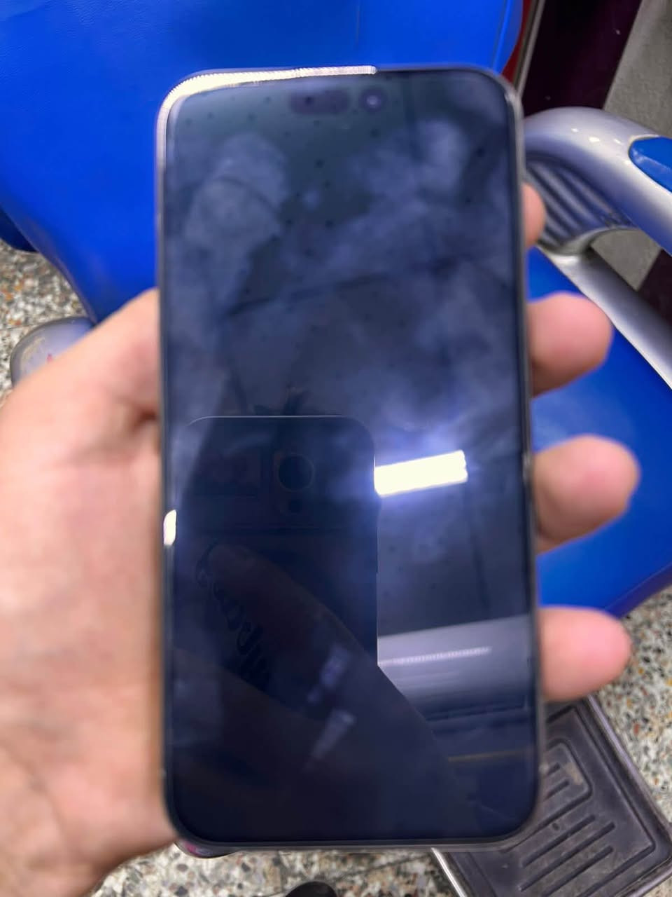 جهاز يفون 15بروه ماكس شرق وصط جهاز نضيف كلشي ما مبدل بيه لي حب يستفسر هاذ رقمي ***********
