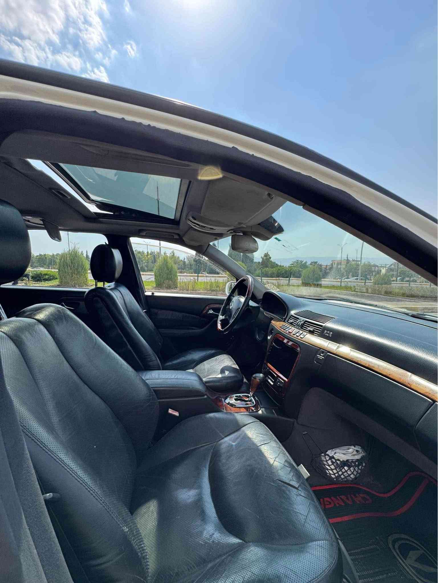 مارسیدس خەواص S500 - V8مۆدیل ٢٠٠١ ، دەرگا لارج ، فول مواسەفات ، سڵایت ، پەردە ، دەبڵ جام ، پێش و دوا حاسە ، شاشە ئایپاد ، كوشن جلد و هیتەر و خەزن و سیاحی ، دەبڵ و چوپەكانی ئیشەكات ، گێر و مەكینەی بەشەرت سەوت و بوخار و بێ كرانەوە ، پێش و دوای چركەی نیە ، كامل كارەبای هەمووی ئیشەكات ،كۆدی هەیە باركۆدی وەرگرتووە ، لێدراوی نییە ، ٦ پارچە بۆیاخە ، سەقف و شانی بۆیاخ نیە ، لە سلێمایم موشتەریت تێل بكە لە خزمەتام جوابی نامە نایەمەوە هەموو شتێكم نووسیوە لەگەڵ ڕێزم
سعر ٥٨ گەڵا - *********** السليمانية, العراق
