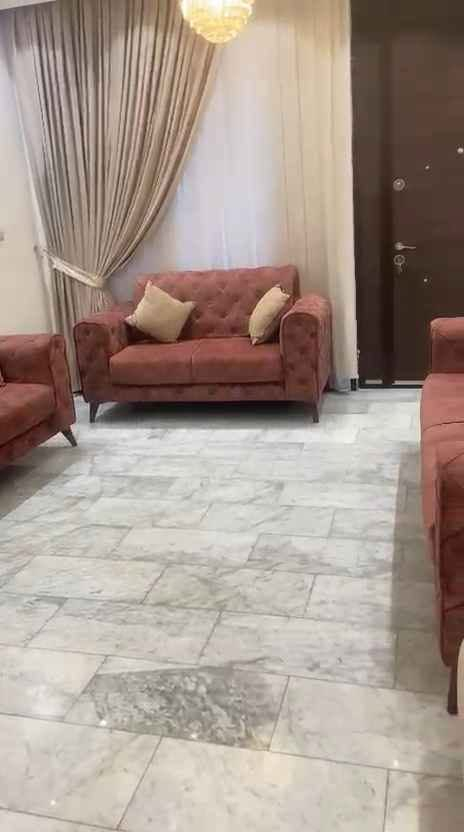 تخم 10 مقاعد نظيف السعر 300 بغداد شهداء البياع 
*********** بغداد, العراق
