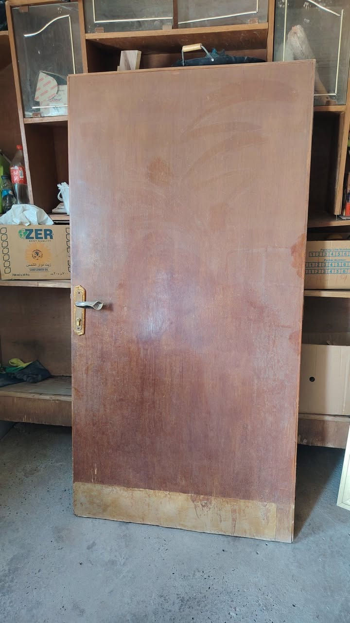 السلام عليكم 
يوجد بوب 
2 المنيوم  80×200، 70×200  ملبن كاملات  40الف الواحد 
1خشب 100×200 60الف 
1حديد 100×200 45الف 
الاسعار بيه مجال اتصل وتدلل 
اللاستفسار الاتصال على الرقم 
***********
