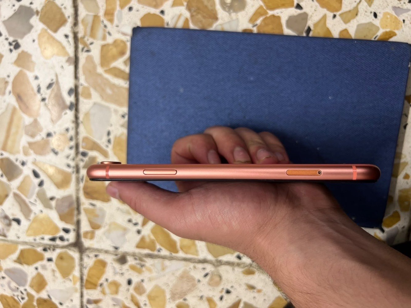 آيفون XR • ٦٤ • فيس ايدى معطل
