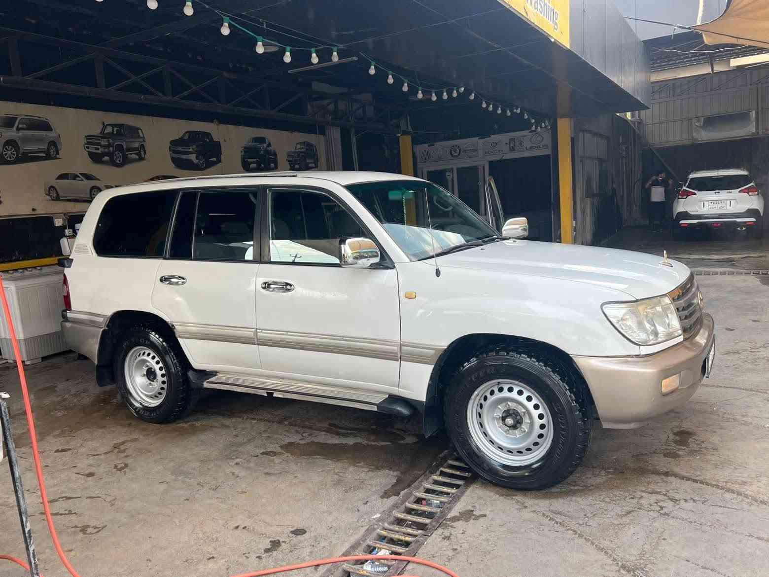 مۆنیکا 2001
سێ ڕوبع بۆیاخ عام 
سەنەوی تا 2030 تازەیە 
سعری 110$ گەڵاو مەجال
***********
