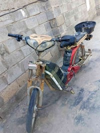 ٥ بطاريات • شغال • بطاريات دراجة